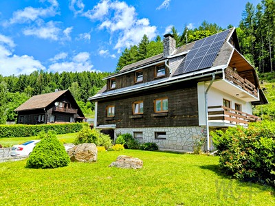 Prodej  rodinného domu 220 m², pozemek 2 343 m²