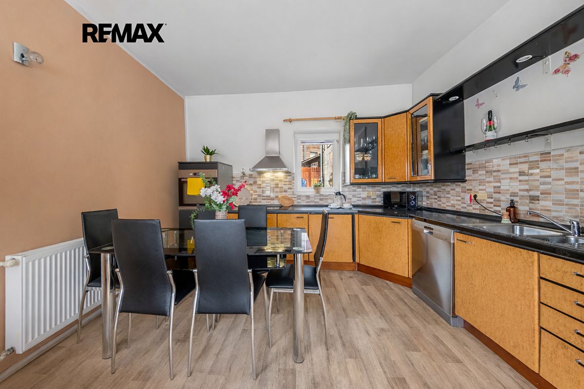 Prodej rodinného domu 160 m², pozemek 123 m² – fotografie 3