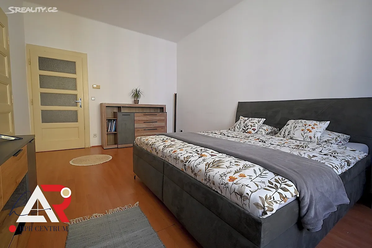 Prodej bytu 2+1 71 m² – pohled 2