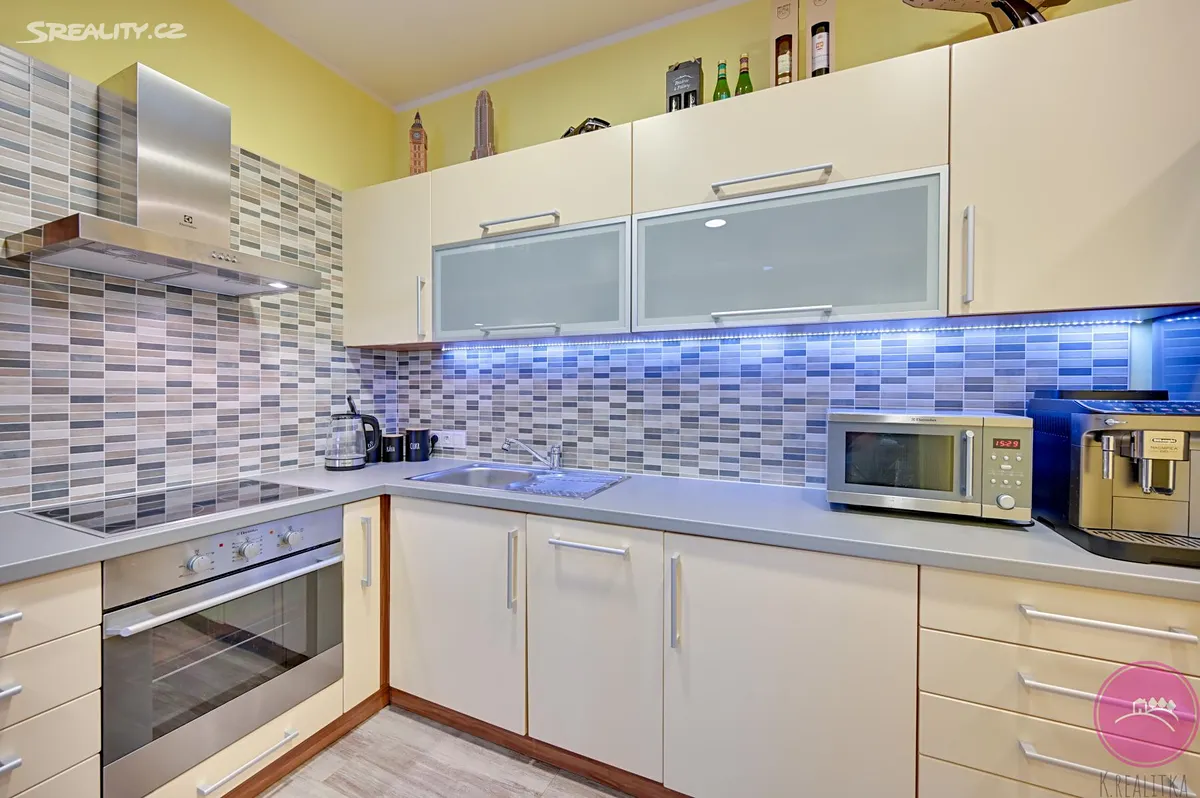 Prodej bytu 2+kk 85 m² – pohled 2