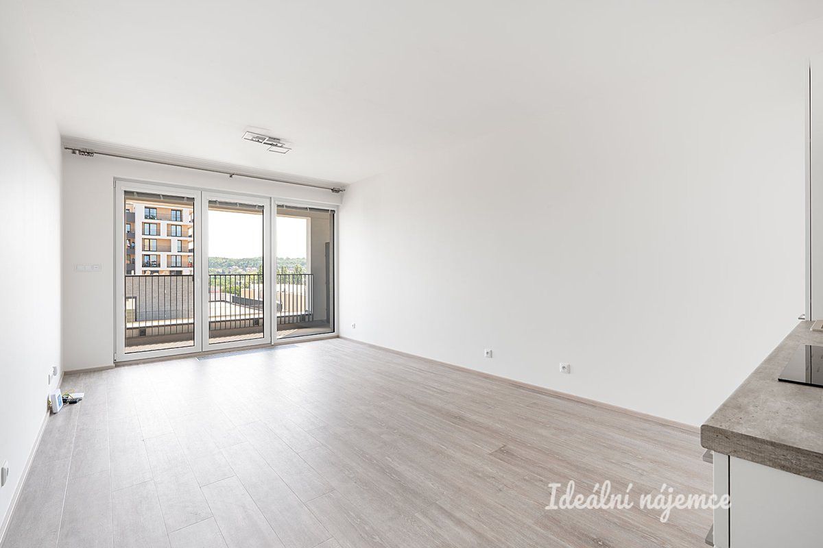 Pronájem bytu 1+kk 32 m²