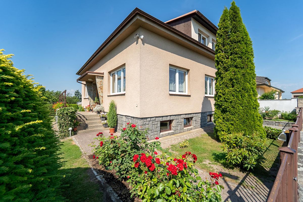 Prodej vícegeneračního domu 340 m², pozemek 883 m² – fotografie 5