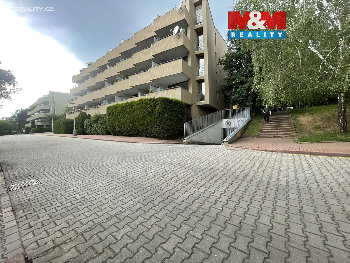 Pronájem garážového stání 13 m², Praha
