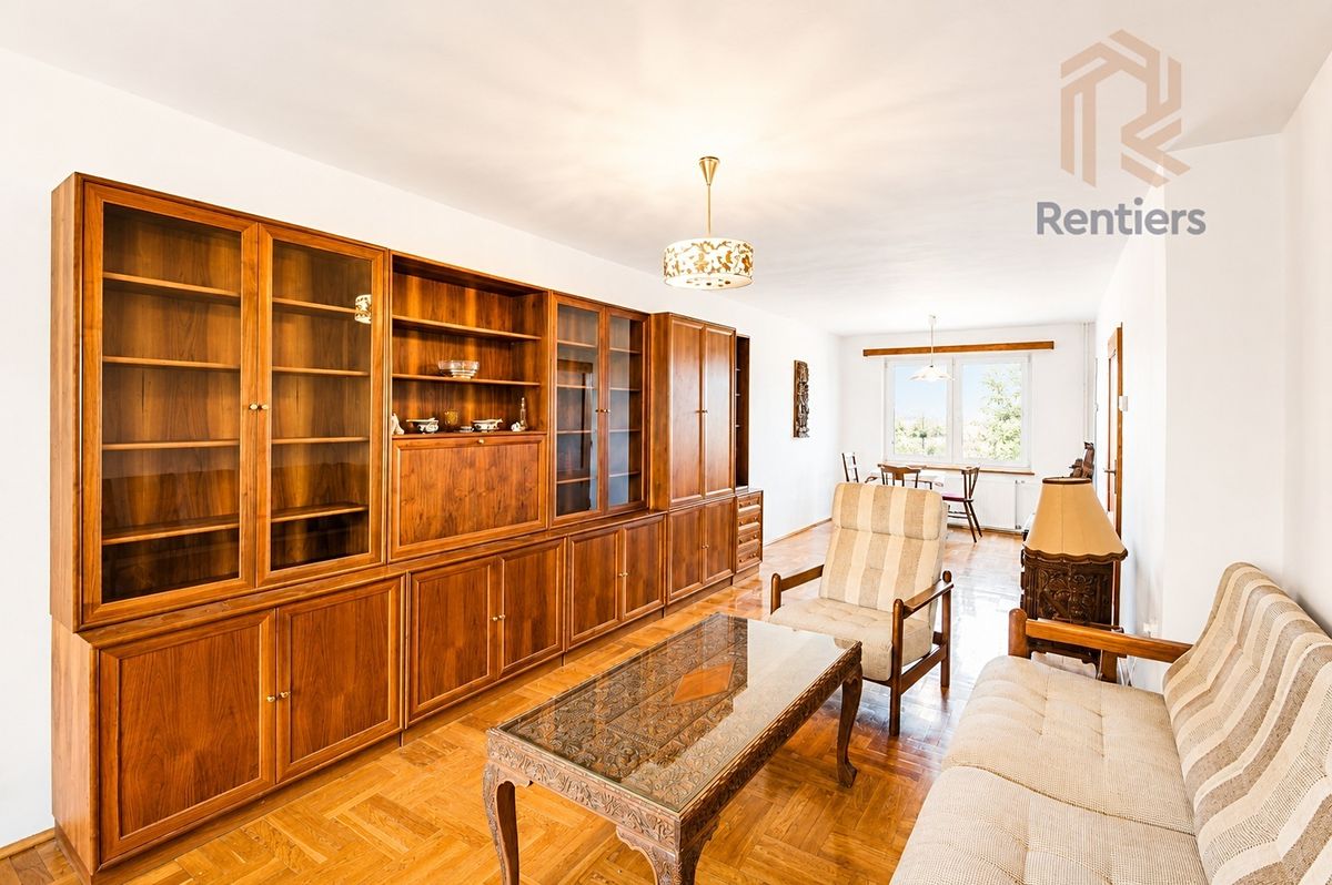 Prodej rodinného domu 256 m², pozemek 287 m² – fotografie 3