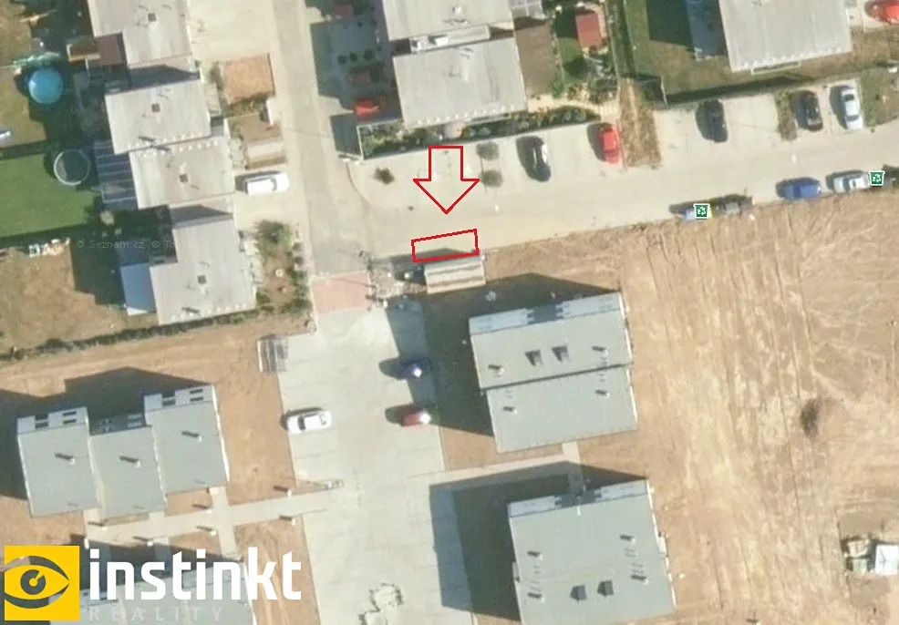 Pronájem garážového stání 12 m²