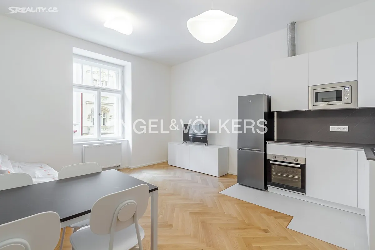Pronájem bytu 2+kk 47 m² – pohled 3
