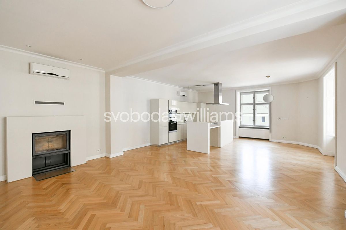 Pronájem bytu 5+kk 194 m²