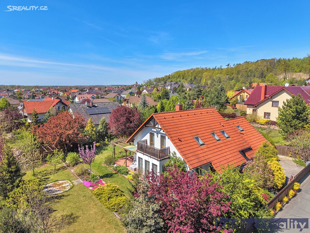 Prodej rodinného domu 263 m², pozemek 1100 m², Vysoká nad Labem