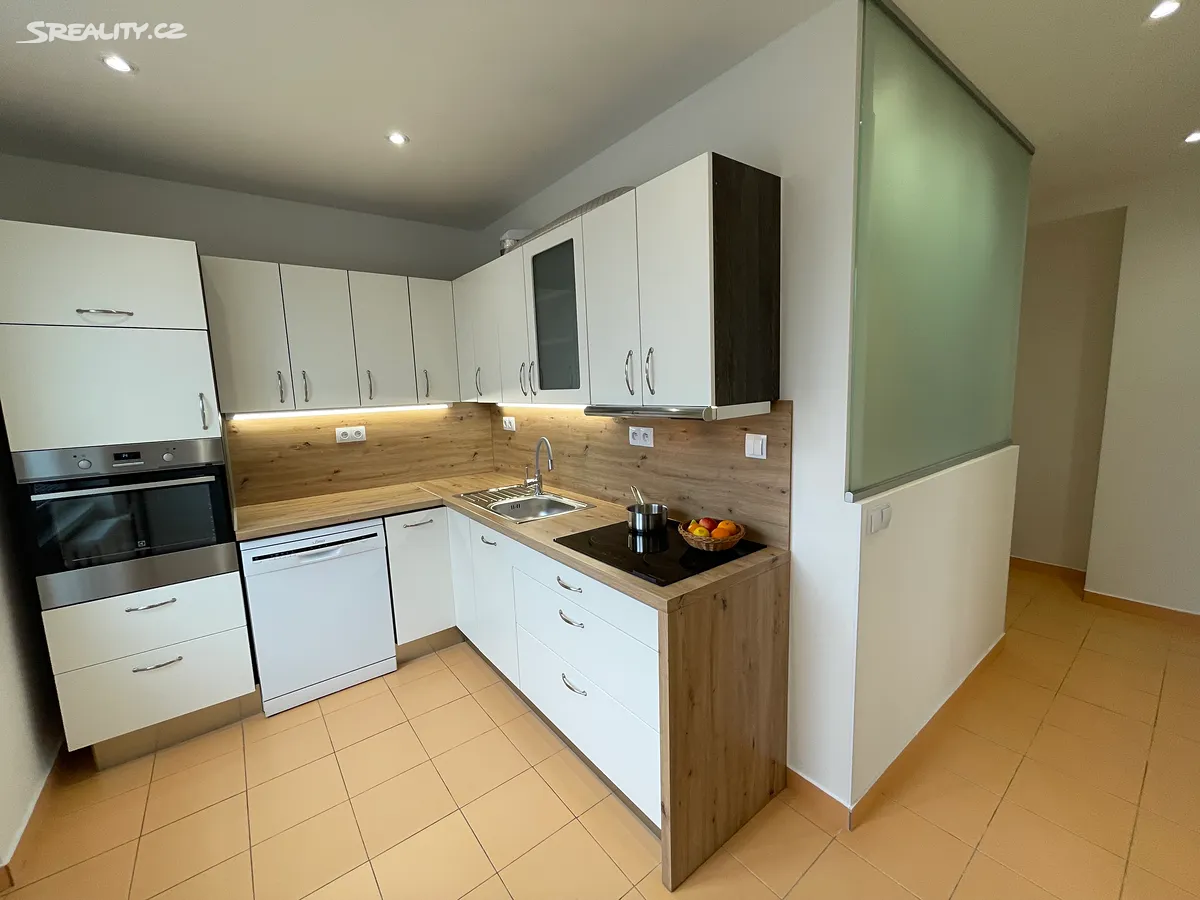 Pronájem bytu 2+1 52 m², Praha
