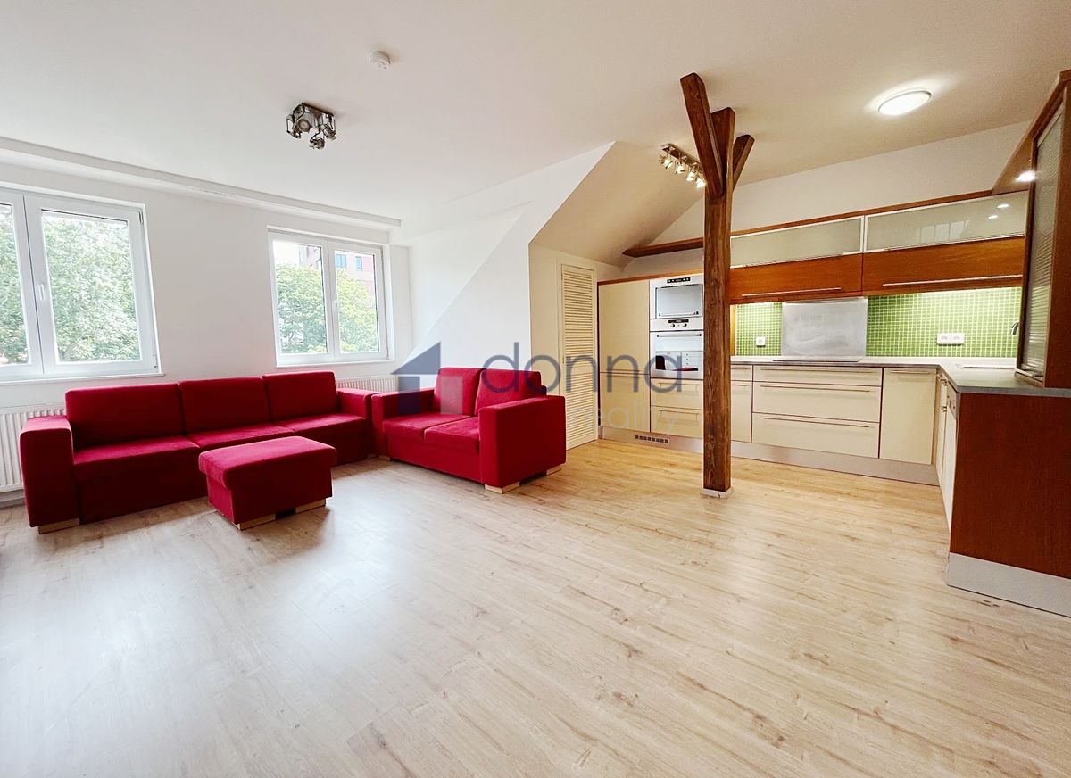 Pronájem bytu 4+kk 100 m²