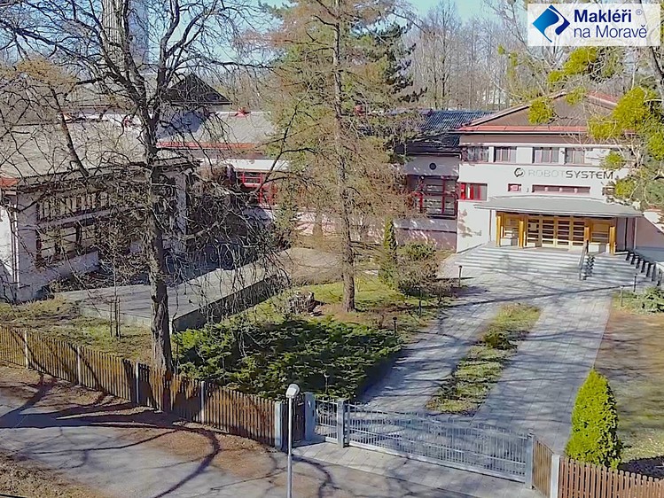 Prodej komerčního prostoru, 2 550 m² (35 z 50)