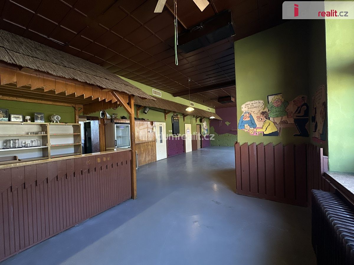 Pronájem obchodního prostoru 137 m² – fotografie 2
