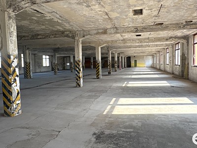 Pronájem skladového prostoru 1 706 m²