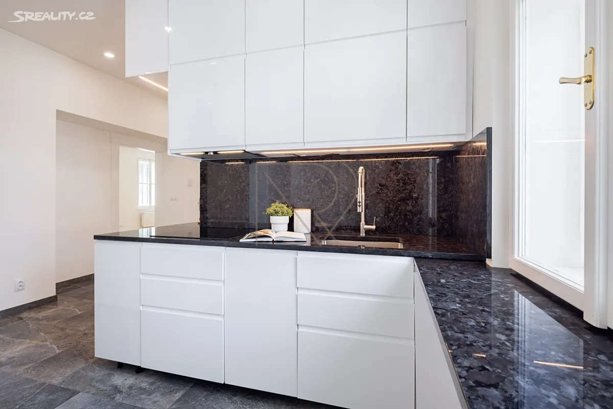 Prodej bytu 3+1 90 m² – pohled 2