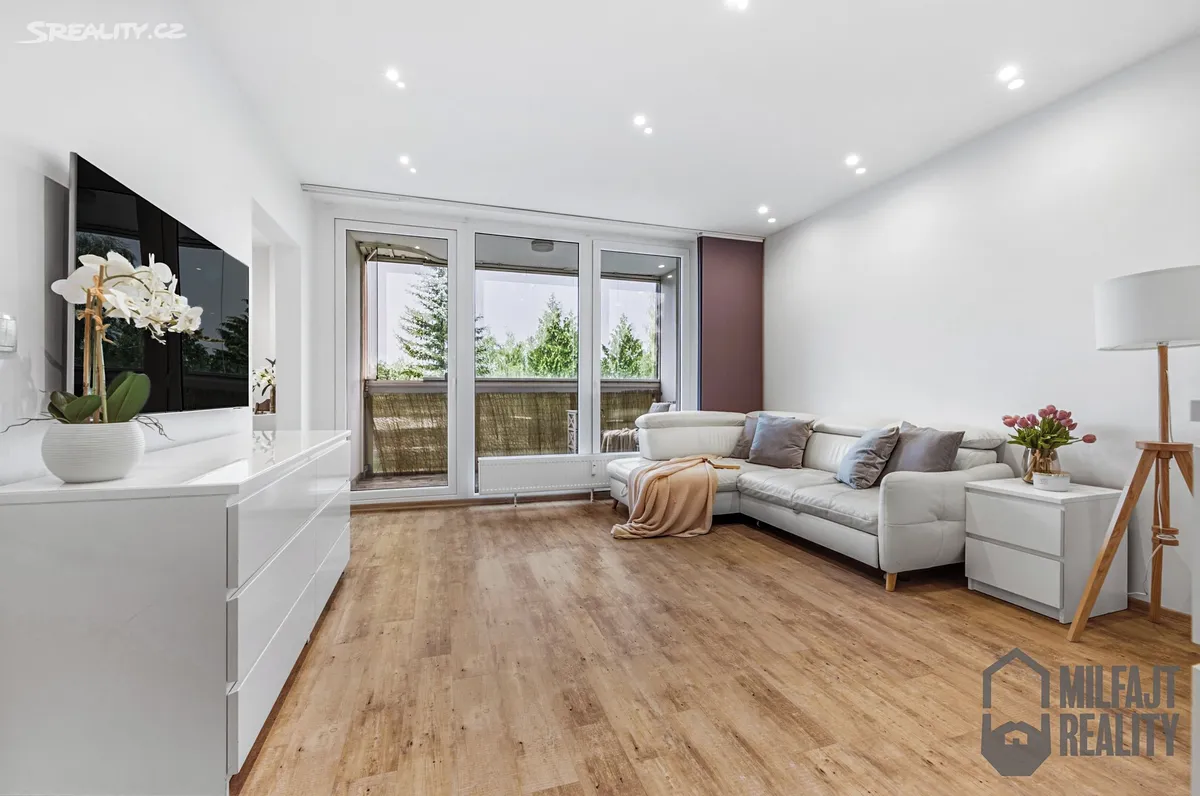 Prodej bytu 3+kk 67 m² – pohled 2