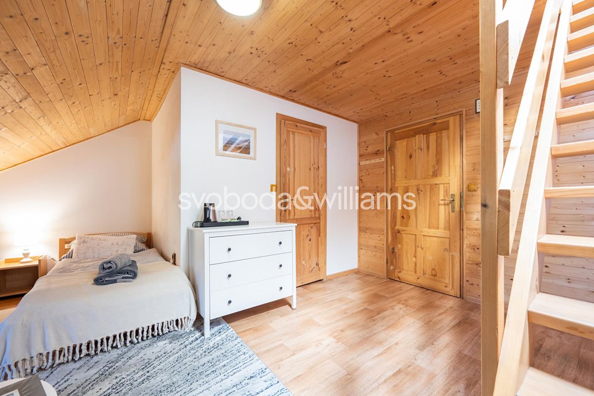 Prodej rodinného domu 792 m², pozemek 4658 m² – fotografie 4