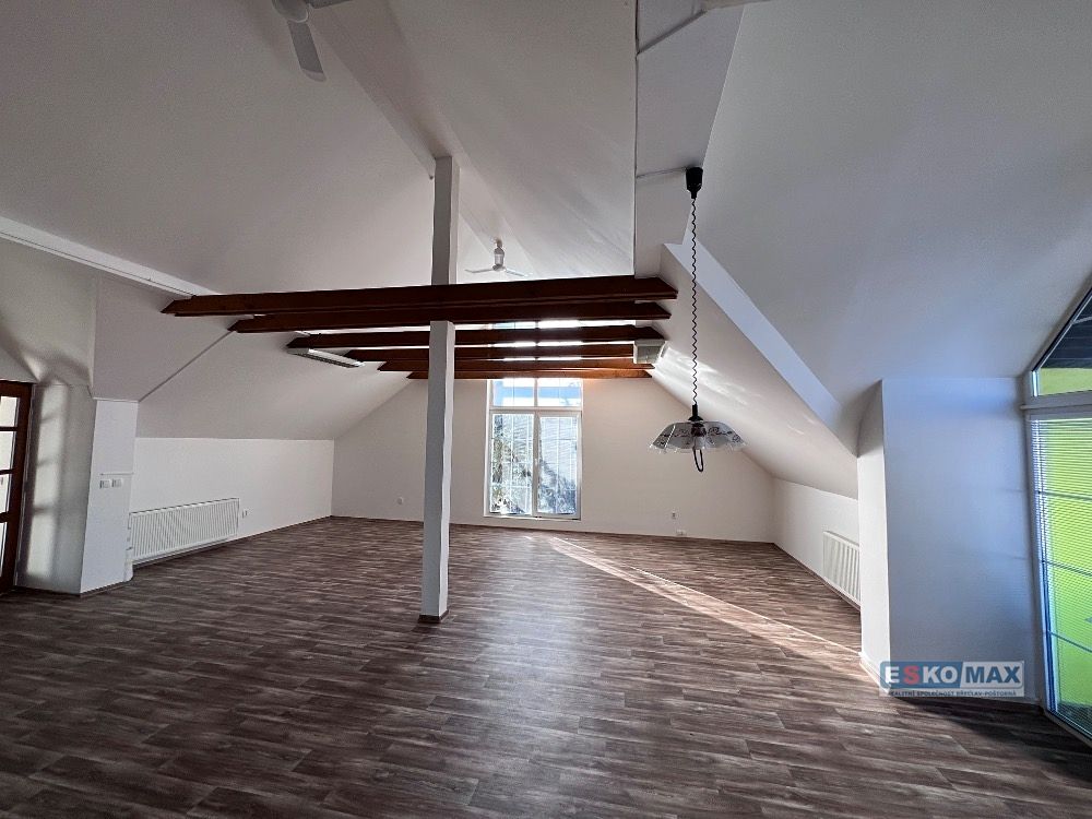 Pronájem bytu 2+1 100 m² – fotografie 2