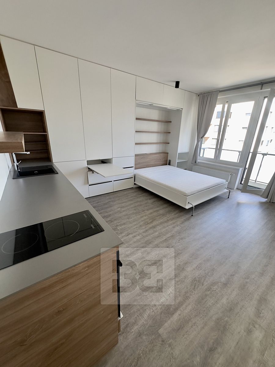 Pronájem bytu 1+kk 30 m²