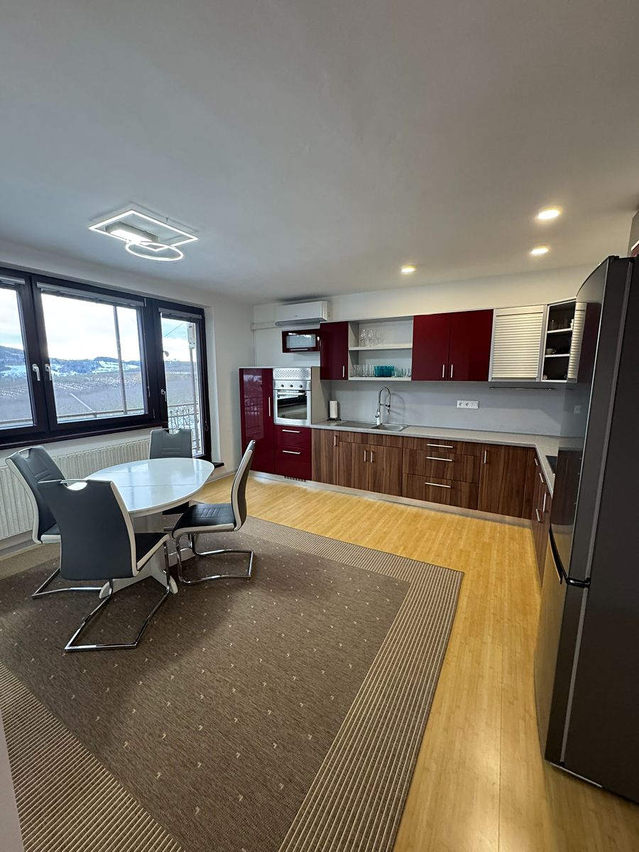Prodej rodinného domu 285 m², pozemek 389 m² – fotografie 4