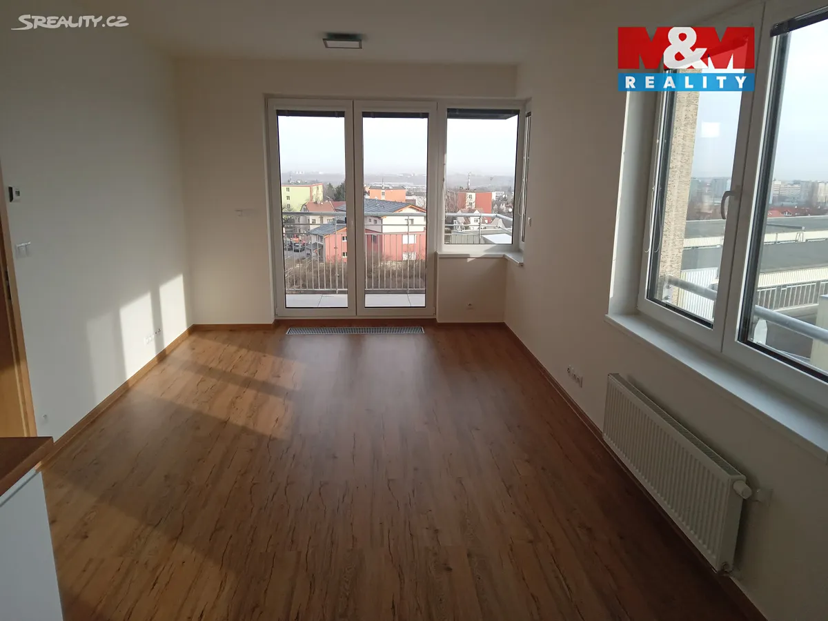 Pronájem bytu 2+kk 58 m² – pohled 2