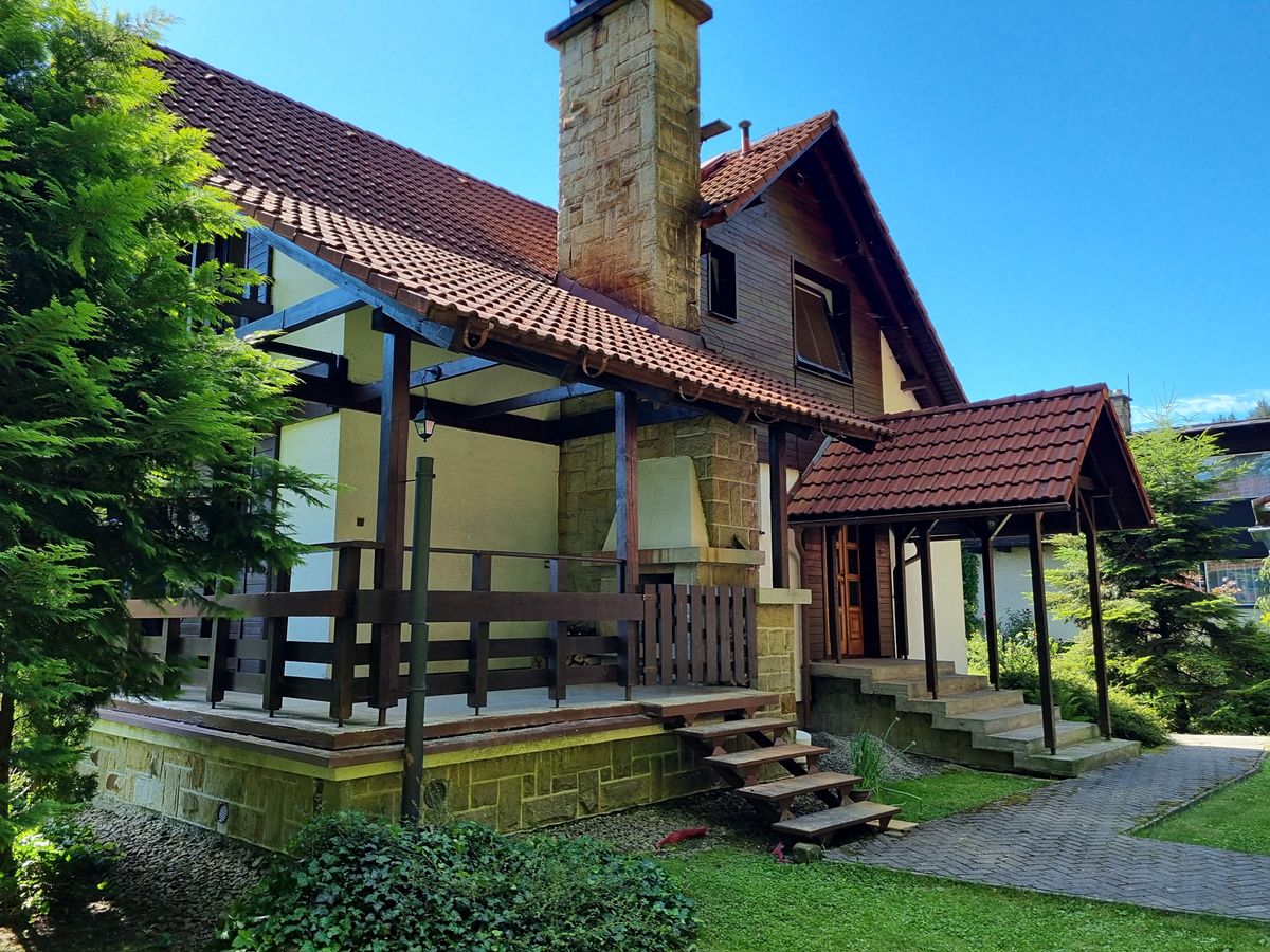 Prodej rodinného domu 190 m², pozemek 925 m² – fotografie 3
