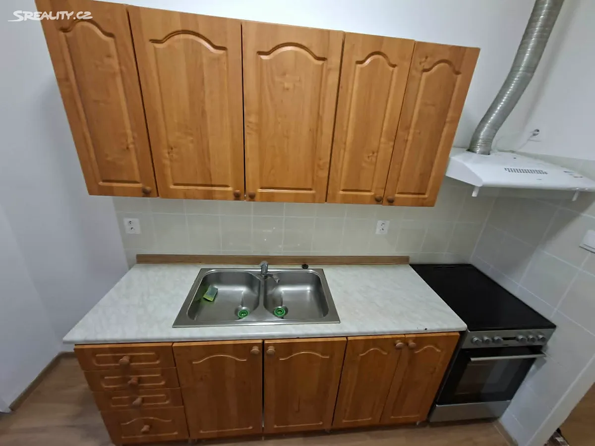 Pronájem bytu 2+kk 49 m² – pohled 2