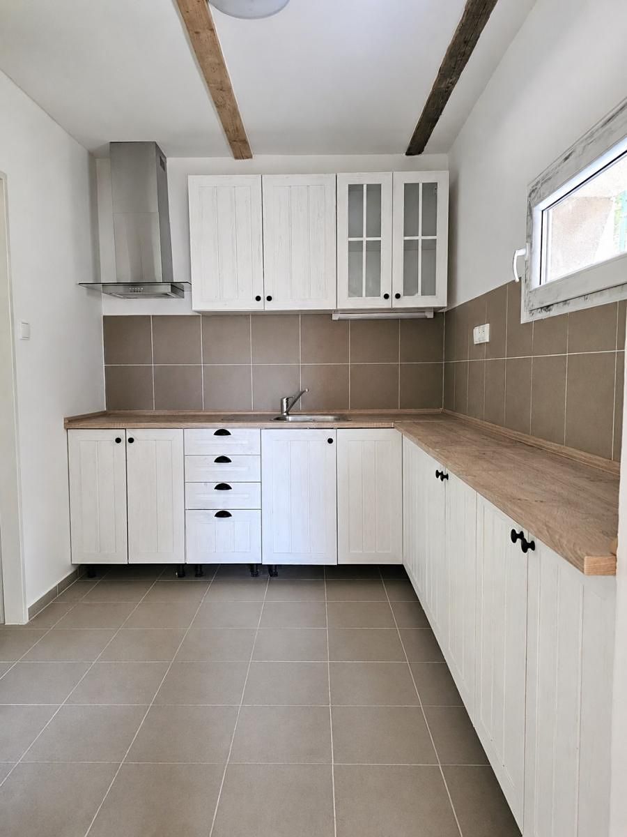 Prodej rodinného domu 160 m², pozemek 640 m² – fotografie 3