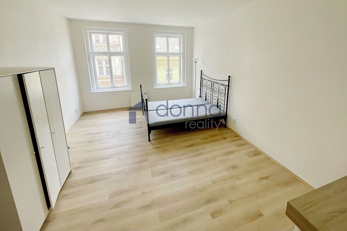 Pronájem bytu 1+1 42 m²