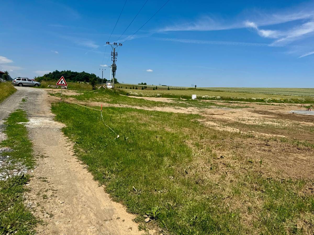 Prodej stavebního pozemku 1052 m² – fotografie 4