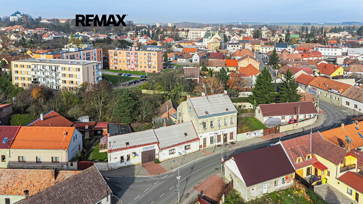 Prodej rodinného domu 382 m², pozemek 521 m² – fotografie 3