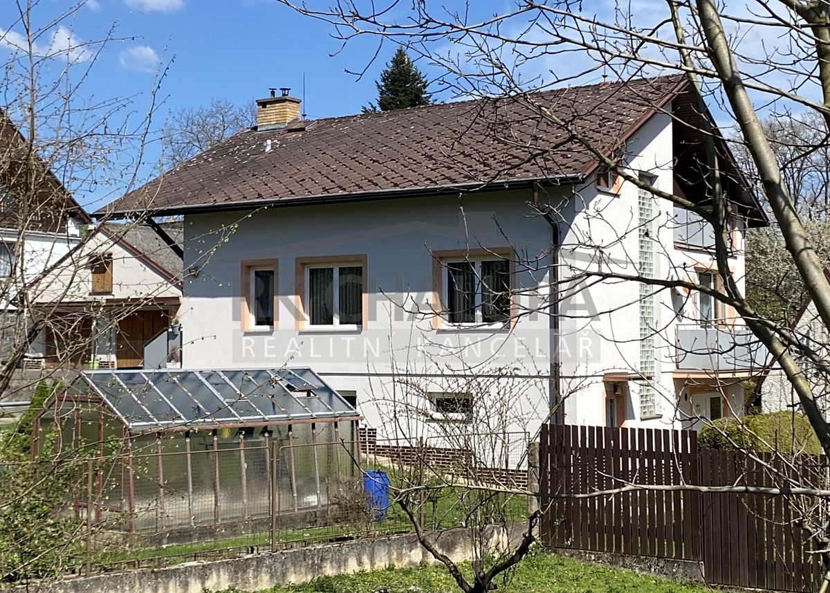 Prodej rodinného domu 300 m², pozemek 824 m²