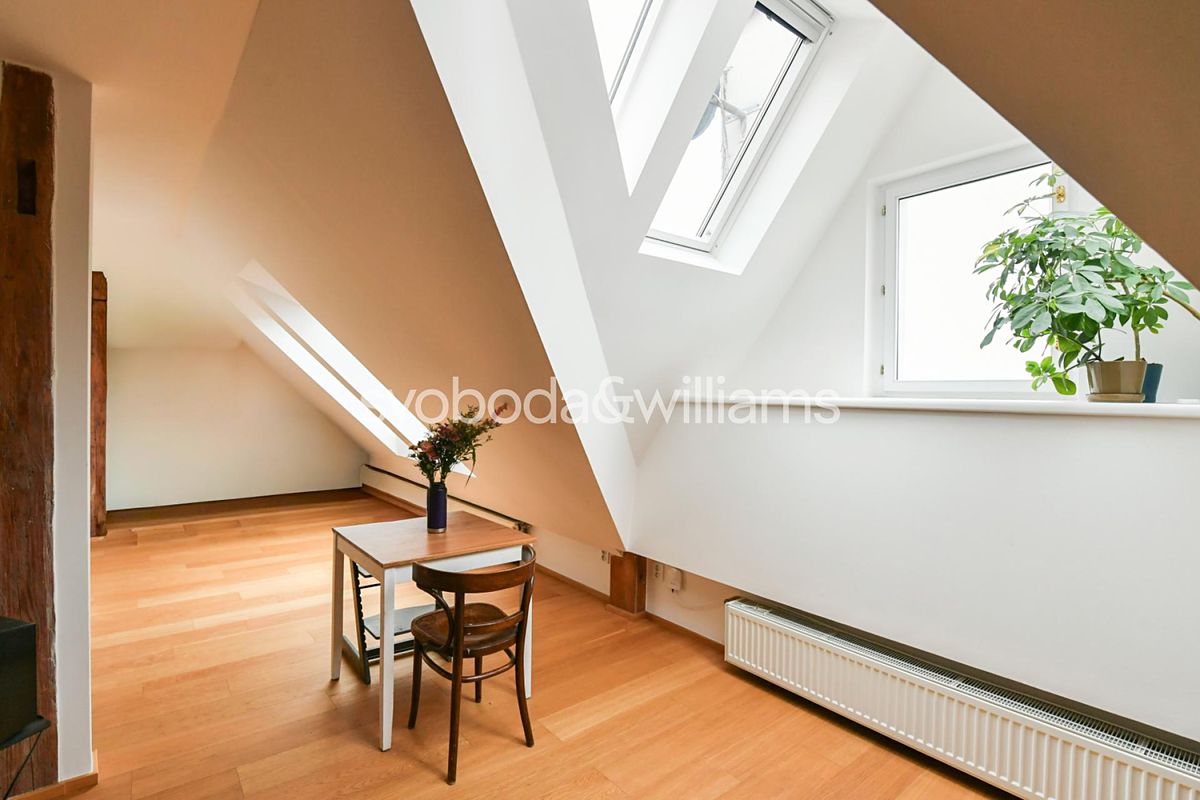 Pronájem bytu 4+kk 109 m²