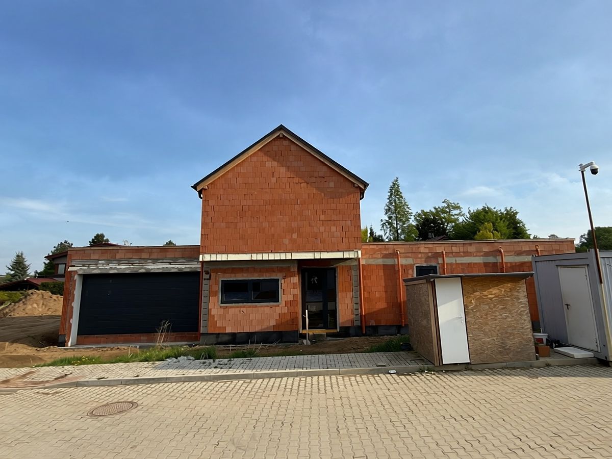 Prodej rodinného domu 342 m², pozemek 1080 m² – fotografie 2