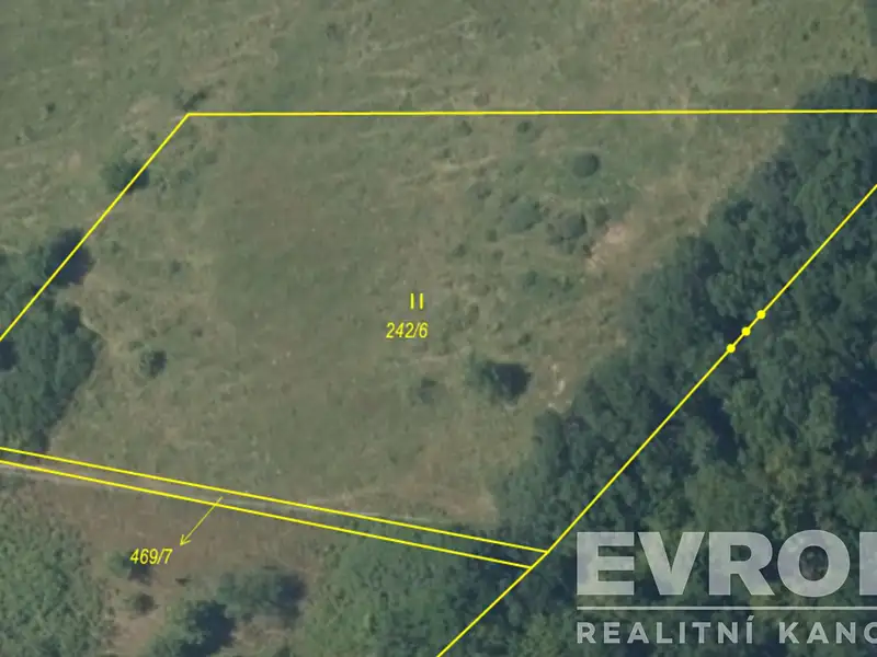 Prodej pozemku 3521 m², Beroun – náhled fotky 3