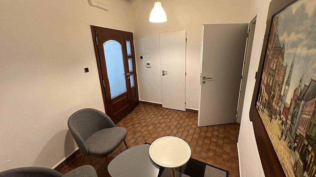 Pronájem kanceláře 70 m² – fotografie 3