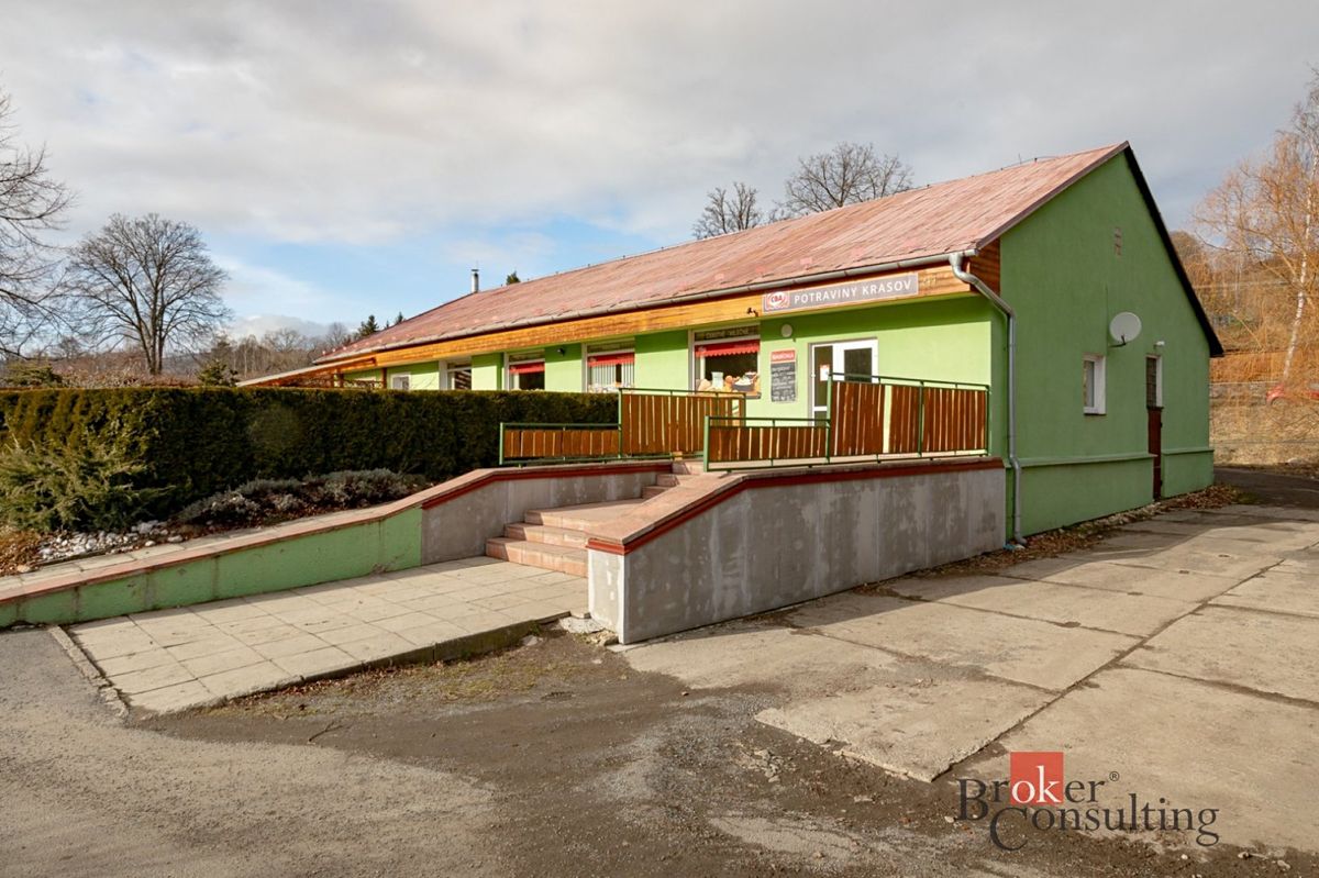 Prodej rodinného domu 268 m², pozemek 1316 m² – fotografie 2