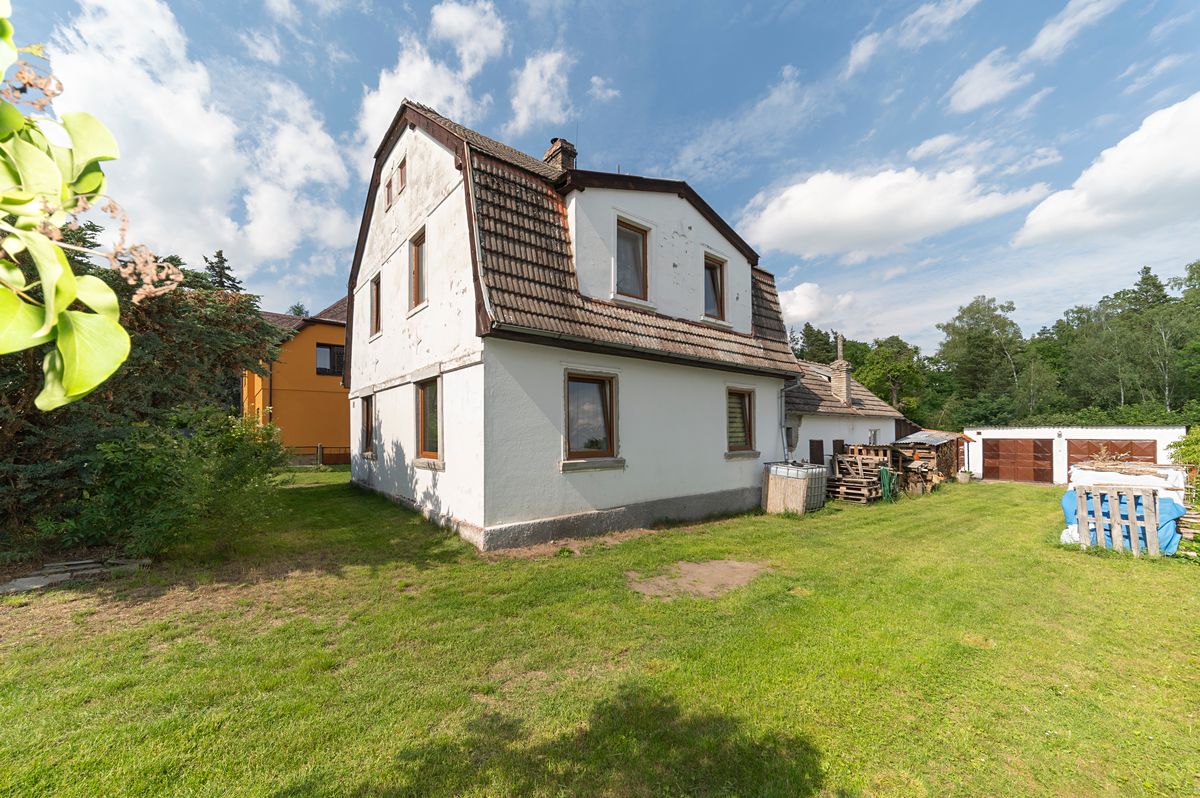 Prodej rodinného domu 130 m², pozemek 860 m² – fotografie 2