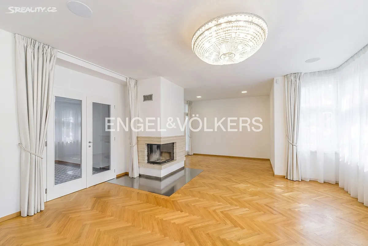 Prodej vily 434 m², pozemek 633 m² – pohled 3