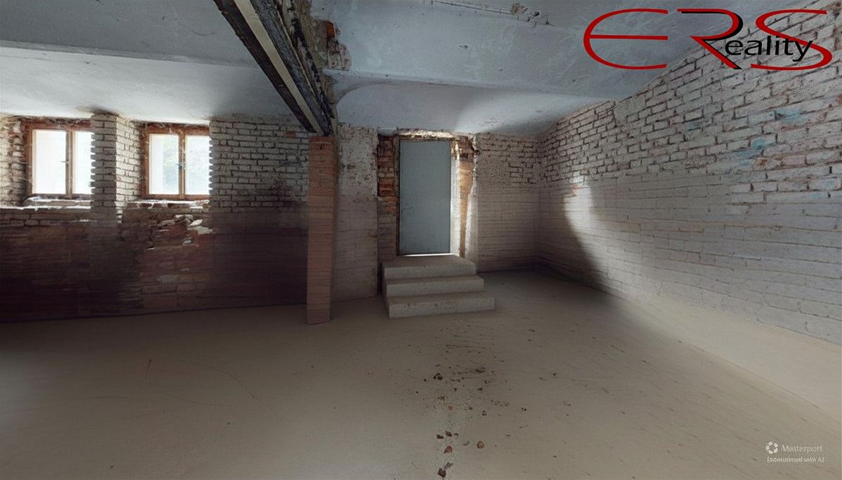 Pronájem obchodního prostoru 136 m² – fotografie 2
