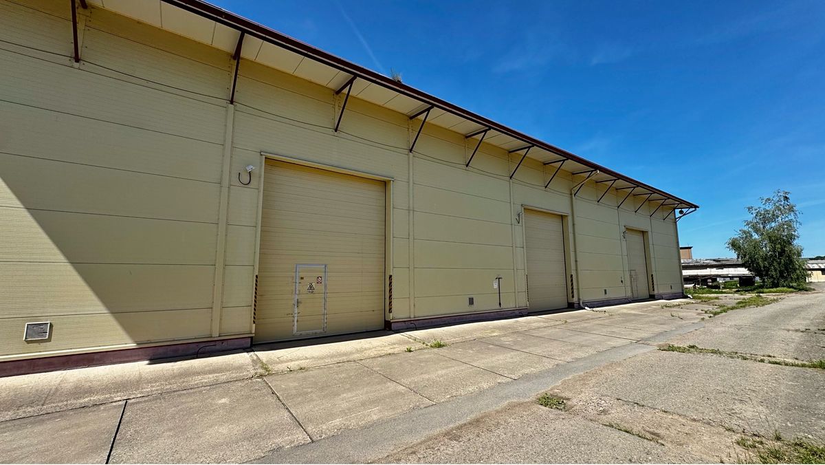 Prodej skladového prostoru 983 m² – fotografie 3
