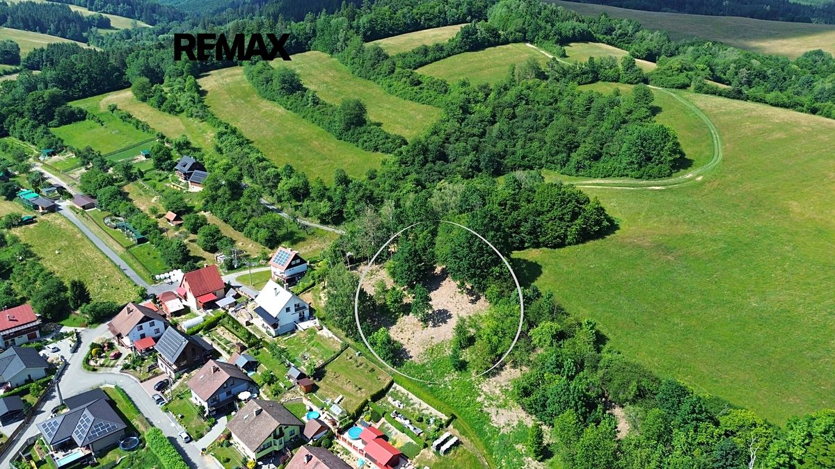 Prodej stavebního pozemku 1781 m² – fotografie 2