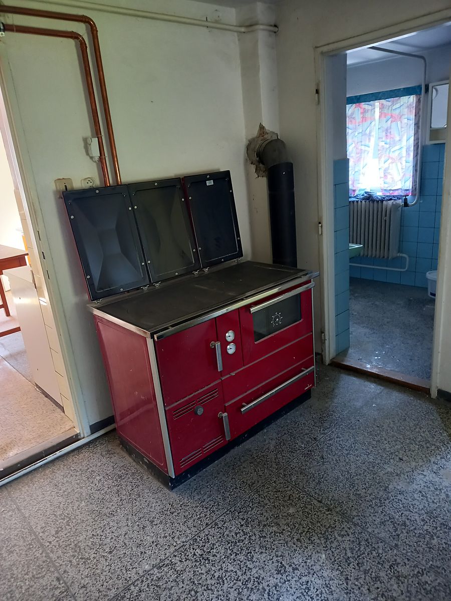 Prodej rodinného domu 254 m², pozemek 715 m² – fotografie 2
