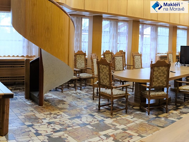 Prodej komerčního prostoru, 2 550 m² (46 z 50)