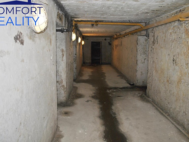Prodej komerčního prostoru, 1 667 m² (24 z 24)