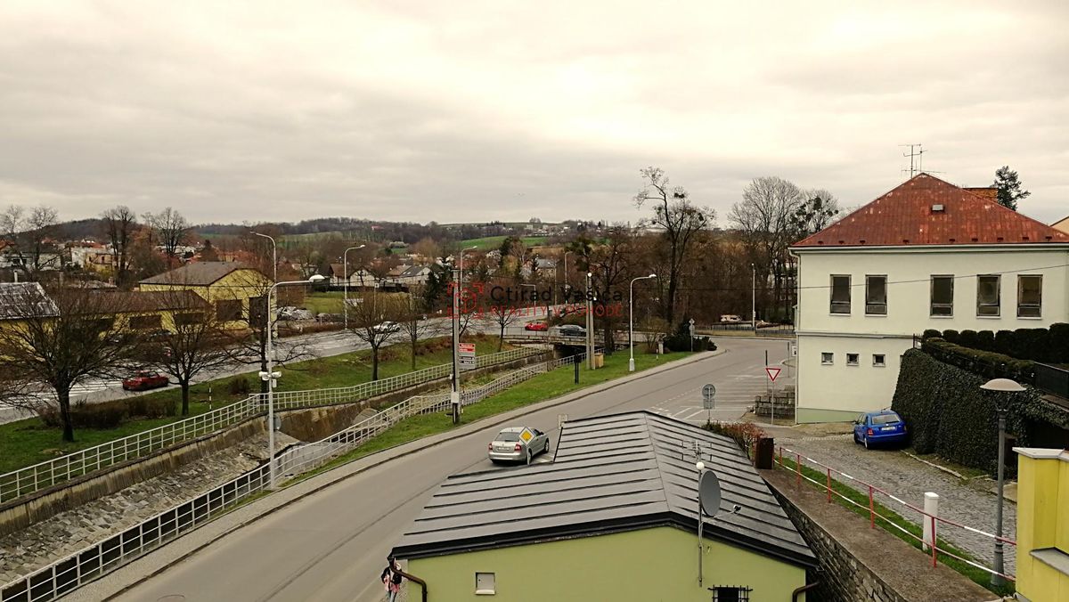 Prodej rodinného domu 300 m², pozemek 219 m² – fotografie 3