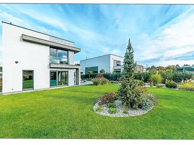 Prodej rodinného domu 195 m², pozemek 723 m², Praha – náhled fotky 2