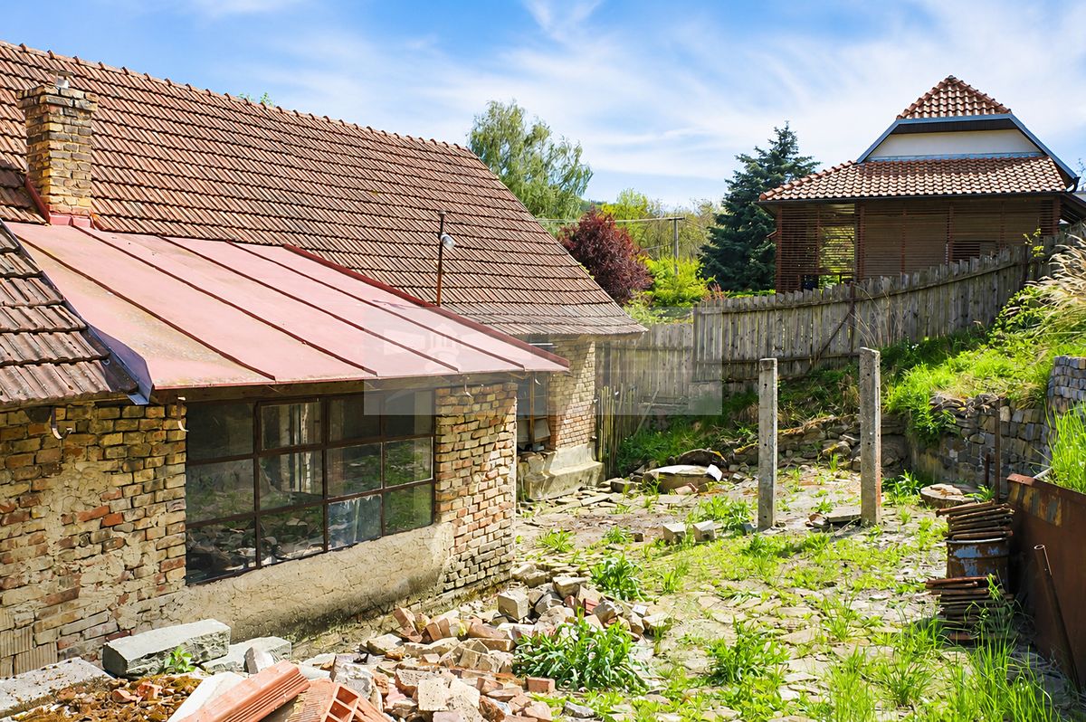 Prodej rodinného domu 210 m², pozemek 995 m²