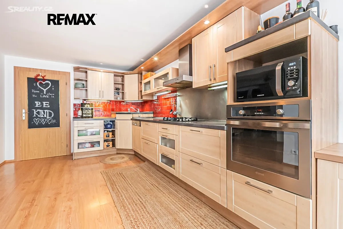 Prodej rodinného domu 190 m², pozemek 598 m² – pohled 6