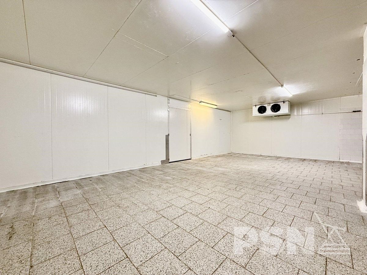 Pronájem výrobní haly, prostoru 949 m²