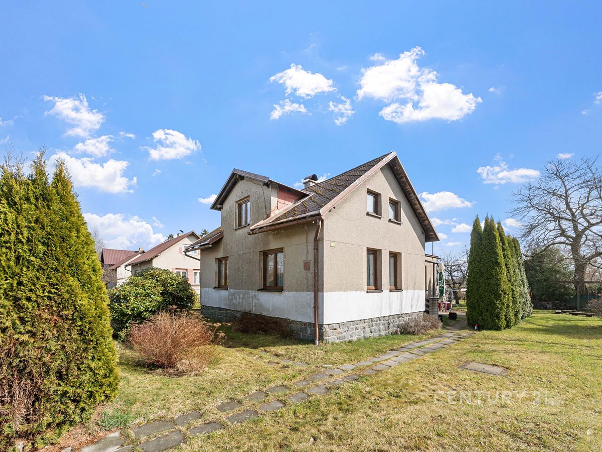 Prodej rodinného domu 180 m², pozemek 753 m²